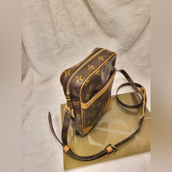 Authentic Louis Vuitton Danube pm crossword shoulder bag - Picture 3 of 16